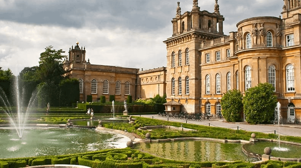 Blenheim Palace Flower Show