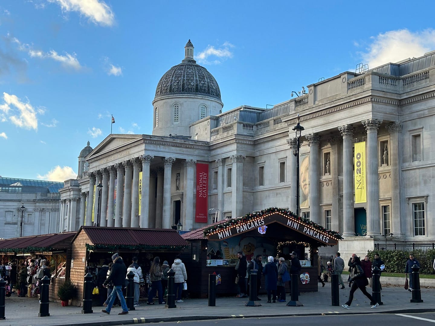 Best evening experiences in London National Gallery at Christmas